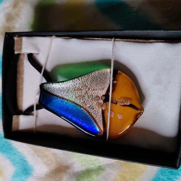 15. My SeeSeeMade in Italy Murano Glass Necklace on Leather Cord - Picture 4 of 4